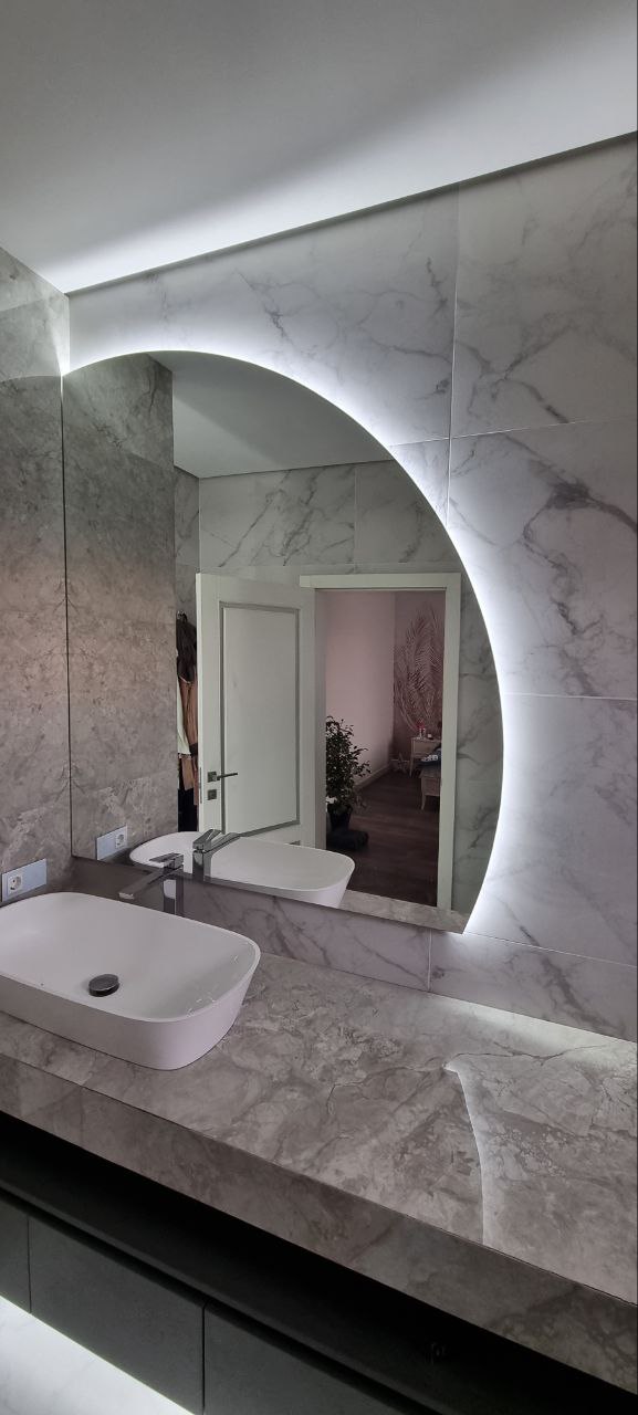 дзеркало з підсвіткою в ужгороді