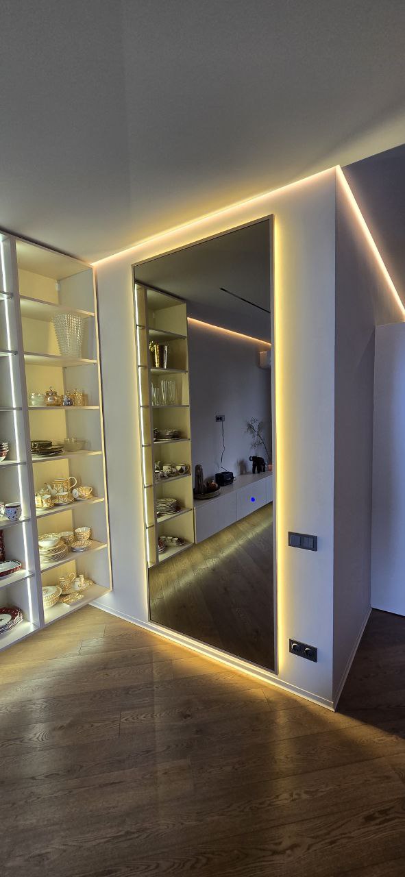 дзеркало з підсвіткою в ужгороді