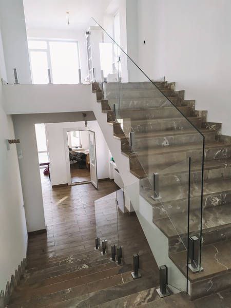 скляні огорожі в Ужгороді