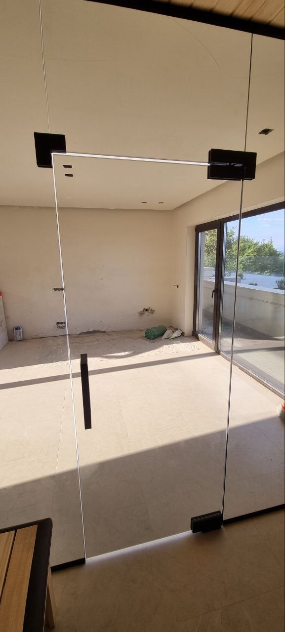 скляні огорожі в Ужгороді